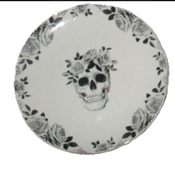 2 Eaton Halloween Skull Roses Dinner Plates Gothic - Picture 2 of 2
